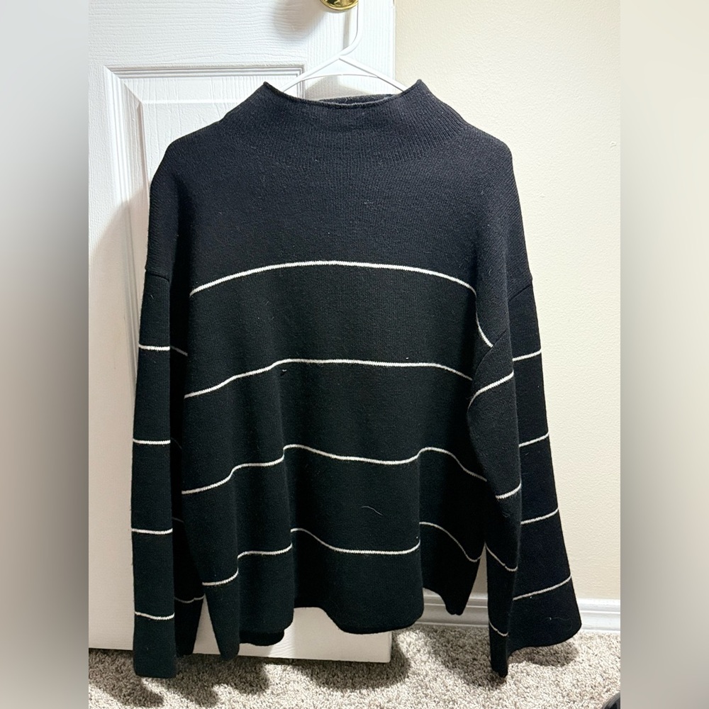 H&M Black and White Crewneck Sweater Minimalist Knit